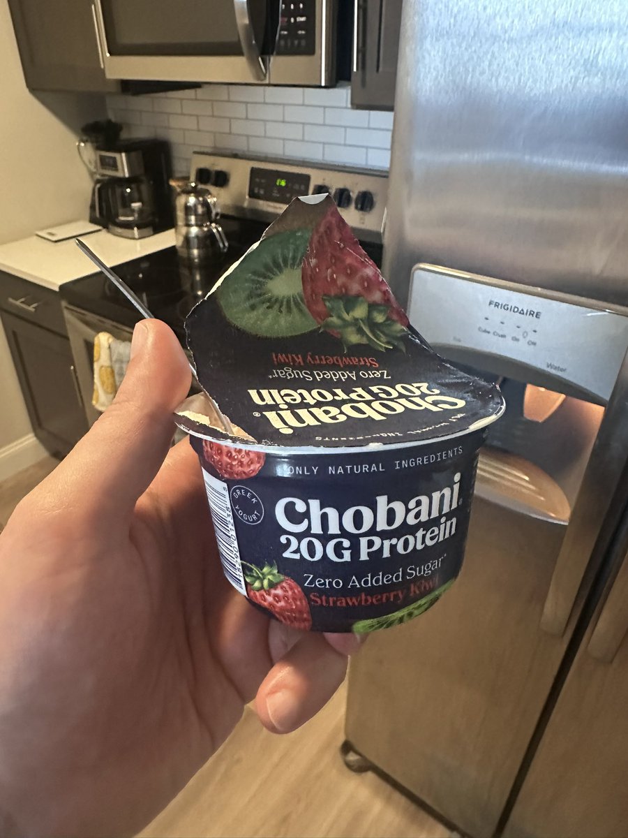 Bir galatasaraylı olarak stoklar biter bitmez yoğurt markasını değiştiriyorum 😁