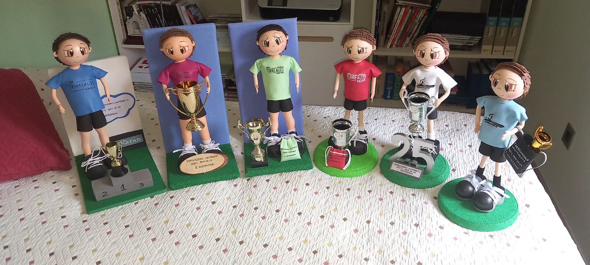 A ze bilduma polita duen Aitor Mimenzak; Abixaranen garaiko Torreauzoko ia lasterketa guztietako fofutxak! Pare bat falta zaikio. Parte hartu duen guztietan irabazi du. Zorionak! #AitorMimenza #Torreauzolasterketa <a href="/BerbiaOnati/">Berbia Oñati</a> <a href="/ainadgo/">Ainara Diaz de Gereñ</a> <a href="/SusanaArrese/">Susana Arrese Murguzur</a> <a href="/lasterketak/">lasterketak.eus</a>