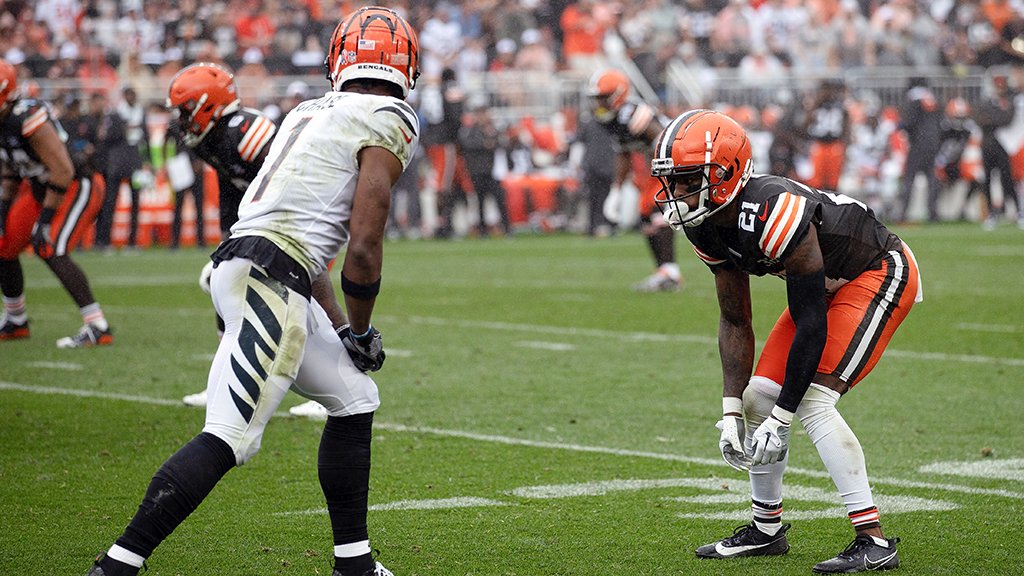 AroundTheNFL's tweet image. Bengals WR Ja'Marr Chase lists his top five CBs in the league, including a divisional rival

nfl.com/news/bengals-w…