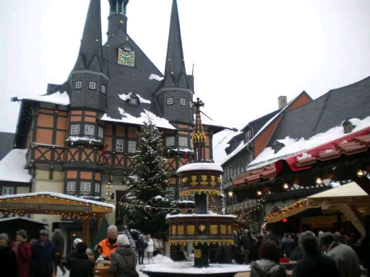 peppinoprisco22's tweet photo. Oggi all'#Eurospin mi sono imbattuto nella Hasseröder, birra della #Turingia, prodotta a #Wernigerode, cittadina bellissima. Birra eccellente e trovarla in Italia mi ha scaldato il cuore. Credo farò la scorta https://t.co/bBFcEOI7HX