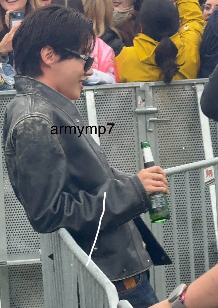 y’all don’t understand how ao3 this hoseok is