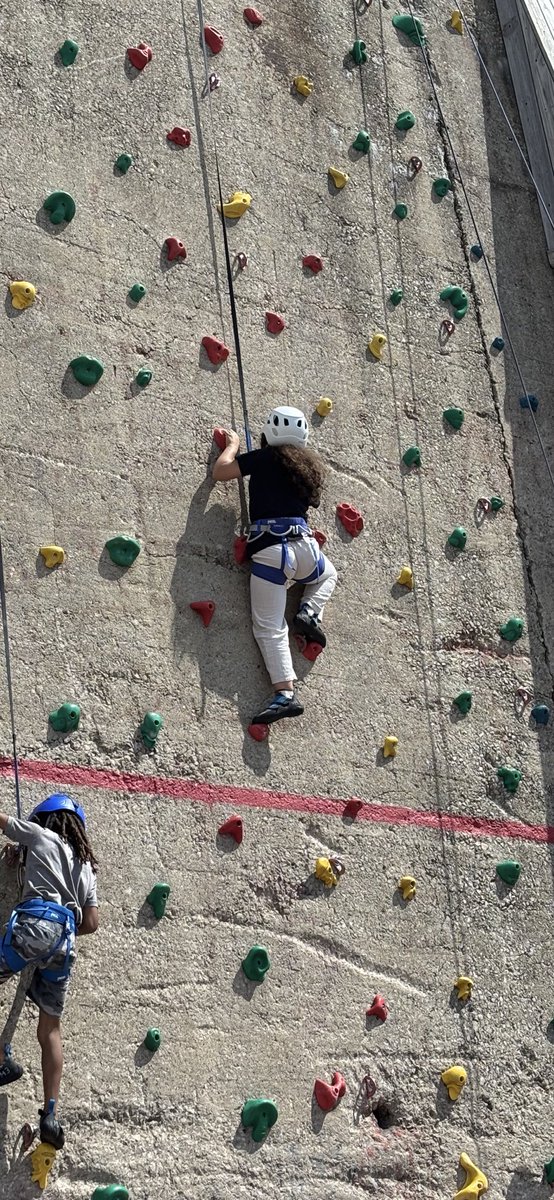 Slava_ACP's tweet image. Had an epic day with the IL chapter of ACP at the rock climbing today! 🧗♀️💪
It's amazing to be surrounded by such a supportive community, pushing each other to reach new heights - literally and figuratively. Every climb, every challenge, reminded me that growth often happens…