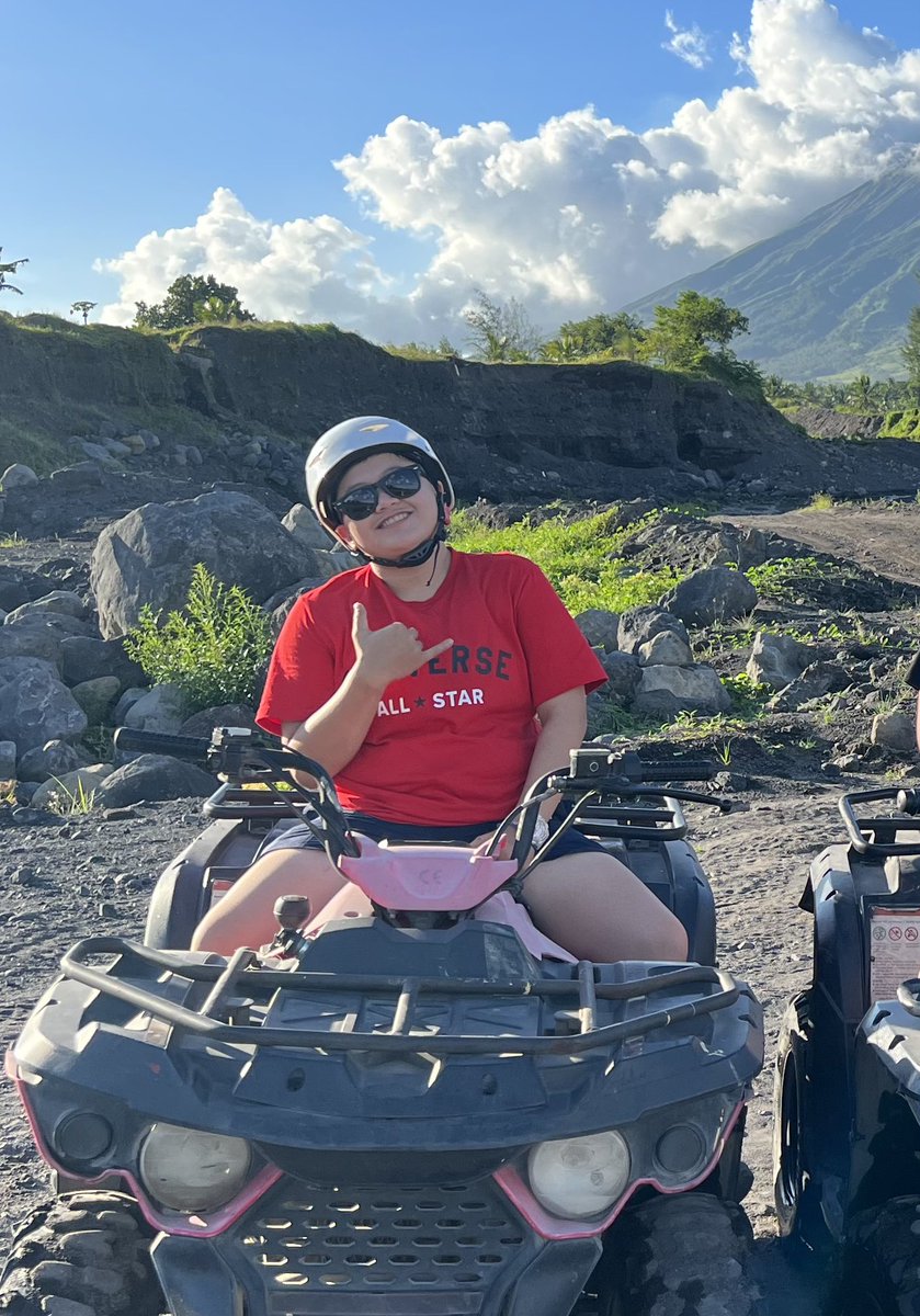 Konting workout pa mailalabas ko din pusod ko <a href="/bini_aiah/">Aiah Arceta</a> ✌️

#BSD #BloomSelfieDay