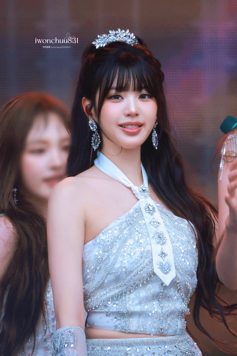 250712 Berlin Lollapalooza 
무대 위에 때햄🐽🫶🏻💗🍼

DIVE INTO IVEPALOOZA
#MAIN_EVENT_IVEPALOOZA

#아이브 #IVE #장원영 #JANGWONYOUNG #원영 #WONYOUNG #ウォニョン