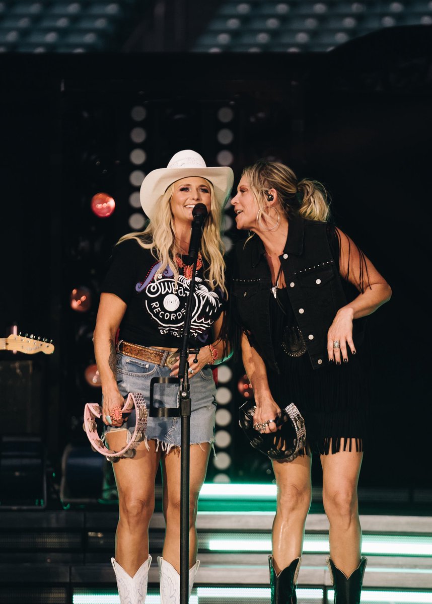 mirandalambert's tweet image. My friend and background vocalist @GwenSebastian recently lost her dad. Last night, I forgot my belt, and she told me that she had just happened to pack an extra...it was her father’s and had his name on it.
What an an honor to wear that last night in Miami. Love you Gwennie!!