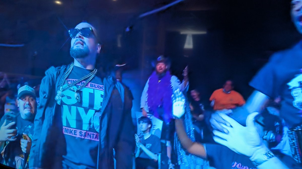 Man, give it all to <a href="/Santana_Proud/">Mike SANTANA🇵🇷</a> !! 

#WWEGAB 
#tnawrestling