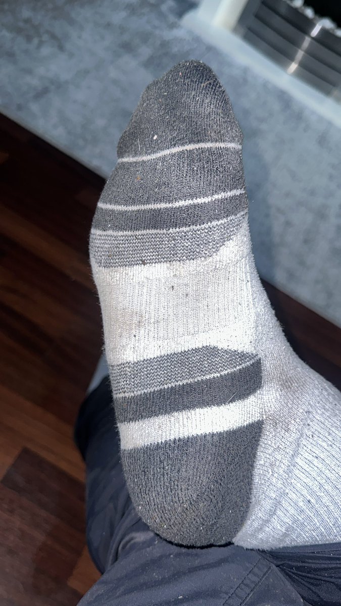 Nikesockking's tweet photo. If you think you’ve smelt bad feet, you NEED to smell mine. There is no other smell like these ripe under armour gym socks 😛 https://t.co/7SWNAqLkuA