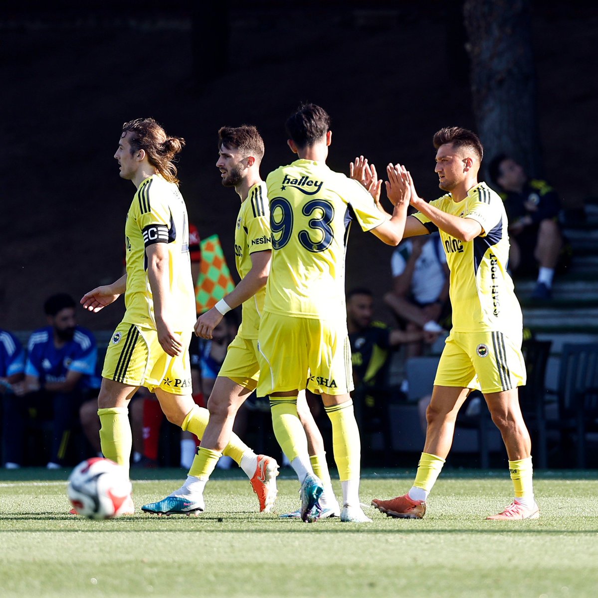 📰 Gündem Haber

🆚Fenerbahçe, yeni sezonun ilk hazırlık maçında Fatih Karagümrük ile 2-2 berabere kaldı.