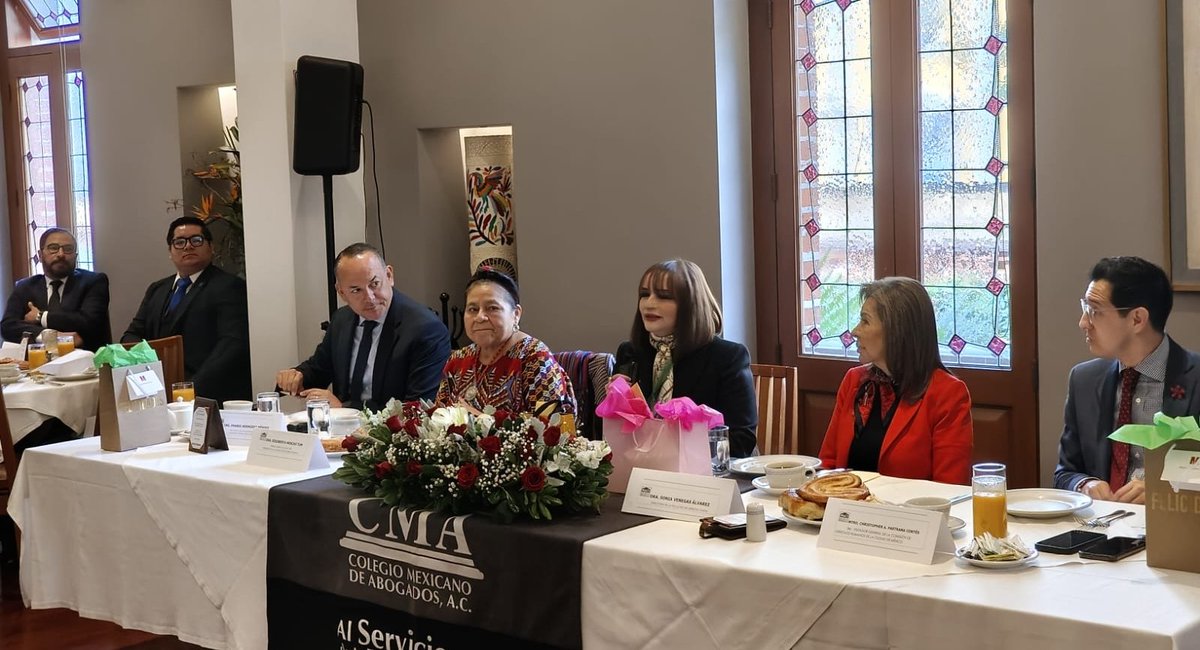 CMAbogados_AC's tweet photo. Celebramos con alegría el "Día de la Abogada y del Abogado". 
Contamos con la distinguida presencia de dos grandes mujeres que nos inspiran y representan desde distintos ámbitos con una fuerza transformadora del conocimiento, la Dra. Rigoberta Menchú y la Dra. Sonia Venegas https://t.co/yvXMtRiXiW