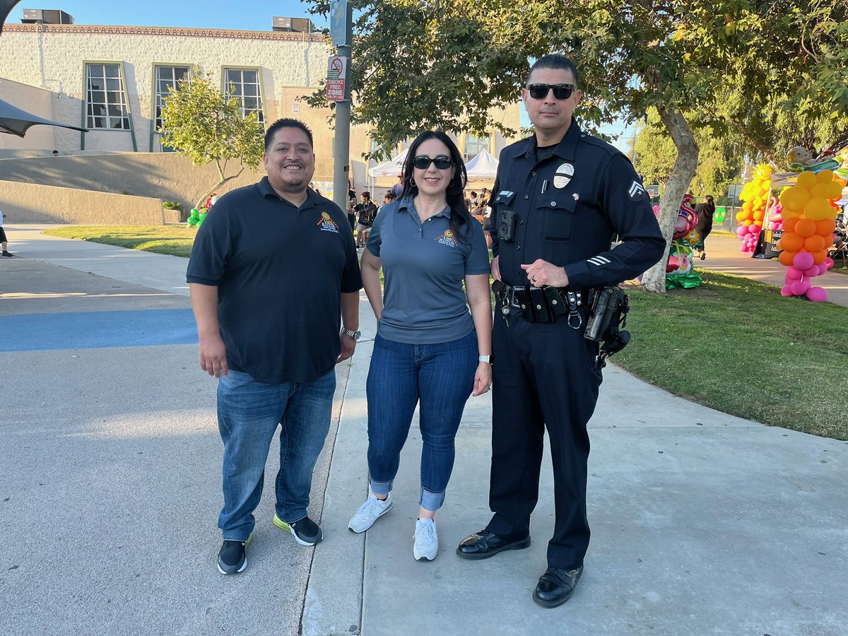 LAPDETingirides's tweet image. The 2025 Summer Night Lights kicks off this weekend across the City 🌆. Come visit one of our sites in @OCB_LAPD