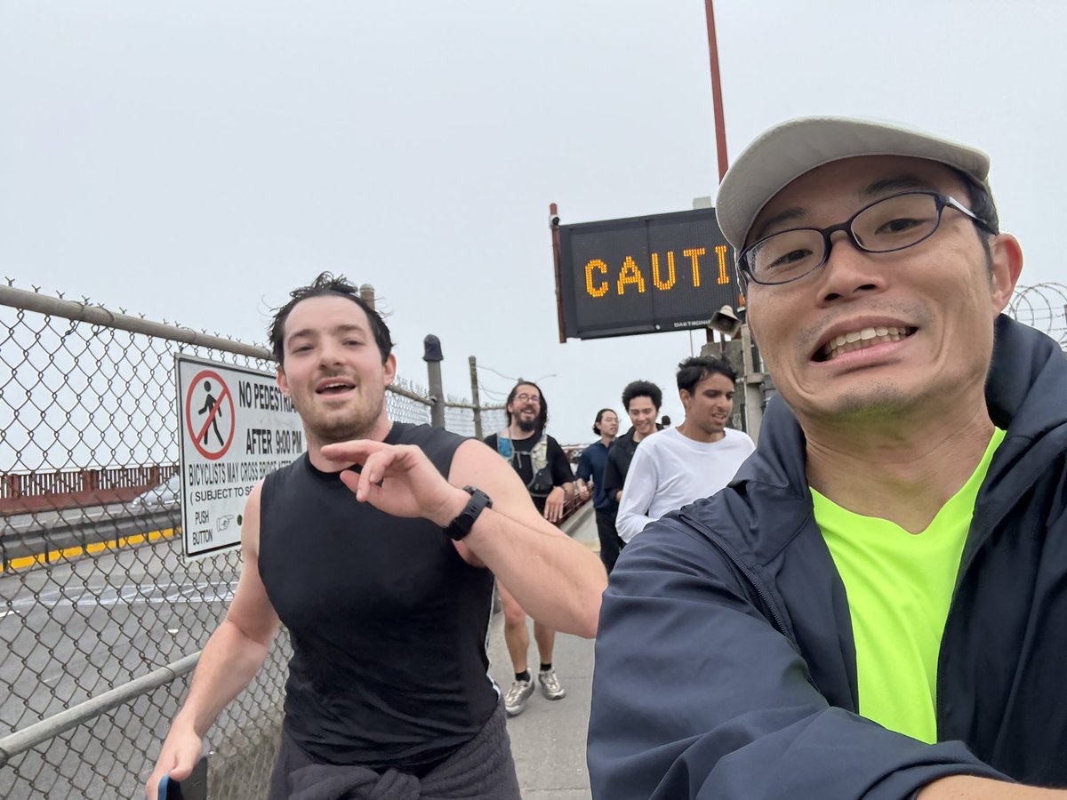 Amazing run at <a href="/builderswhorun/">Builders who Run</a> 
Today we went through Golden Gate

While it was foggy &amp; not much visibility in distance, I saw the light in the future as I ran with enthusiastic builders and enlightening conversations along the way

Thanks for organizing this <a href="/julianweisser/">weisser</a>