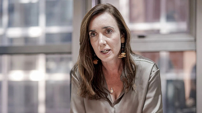 Les paso a recordar que esta mujer reivindica la dictadura, niega los 30.000 y visitaba a Videla en la cárcel…

Por qué no piensan antes de elogiar una persona así?