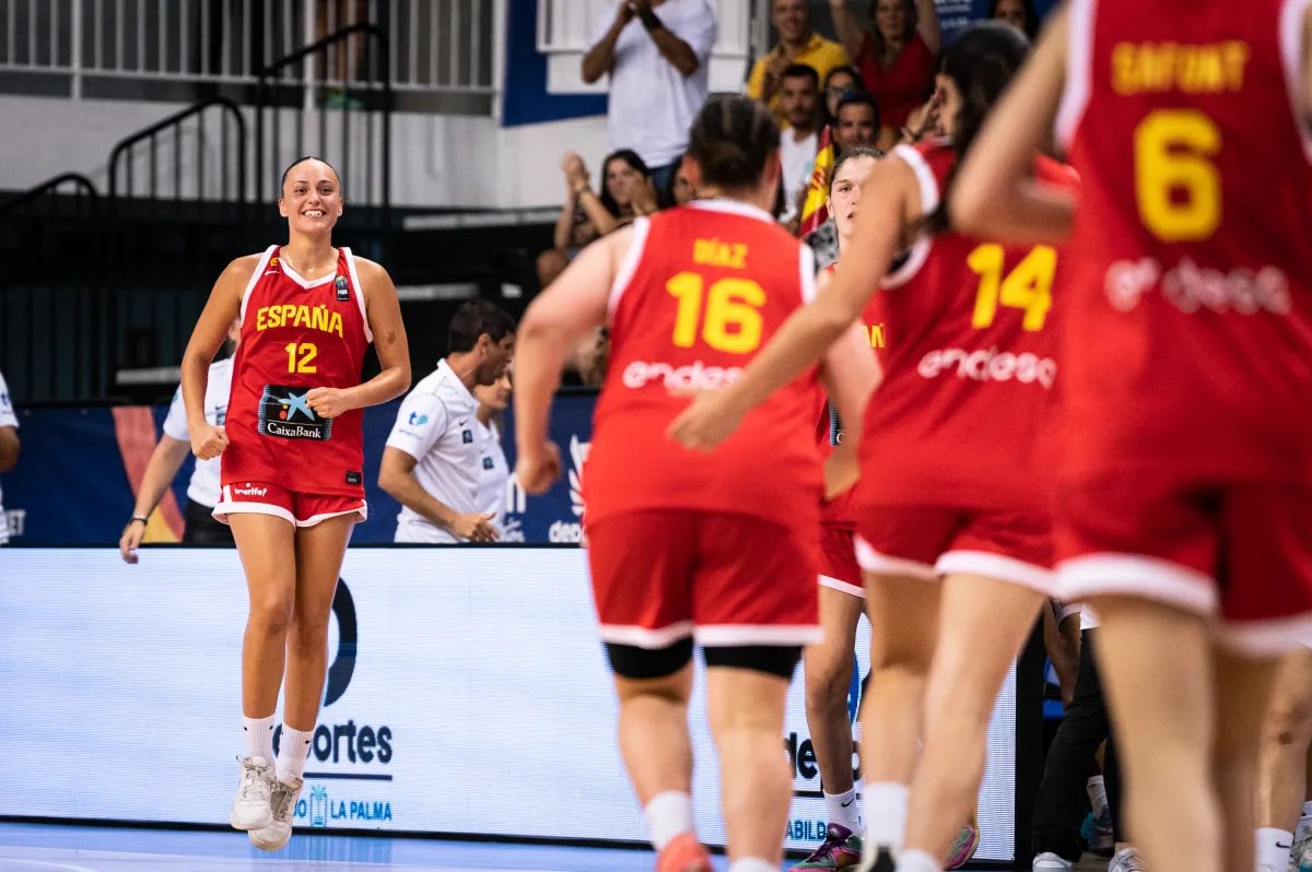 🔴🔴 #Baloncesto || La selección española U18 se mete en la final del Eurobasket al derrotar a Francia (65-71)

➡️ Leyre Urdiain ha superado los 25 minutos de juego firmando 2 puntos, 2 rebotes y 4 asistencias

➡️ España se jugará el título este domingo ante Finlandia