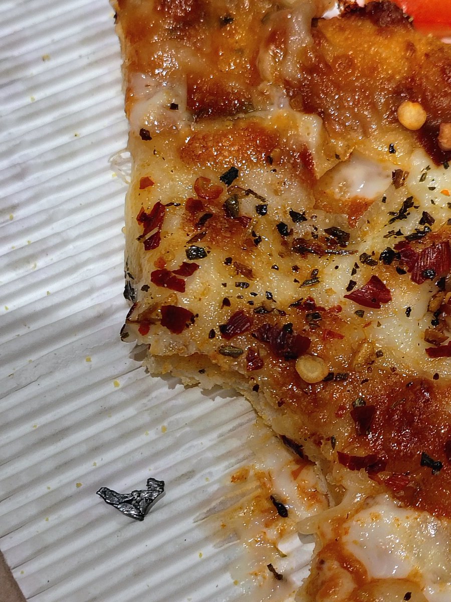 jelly807796's tweet photo. 🚨 @MojoPizzaIndia I found a metal piece in my pizza! 😡
Staff admitted fault but customer support denied it saying “image manipulation”.
This is a serious food safety issue. Will escalate to FSSAI &amp; Consumer Court if not resolved
#FoodSafety #MojoPizza #consumerRights https://t.co/x6BQE493Ye