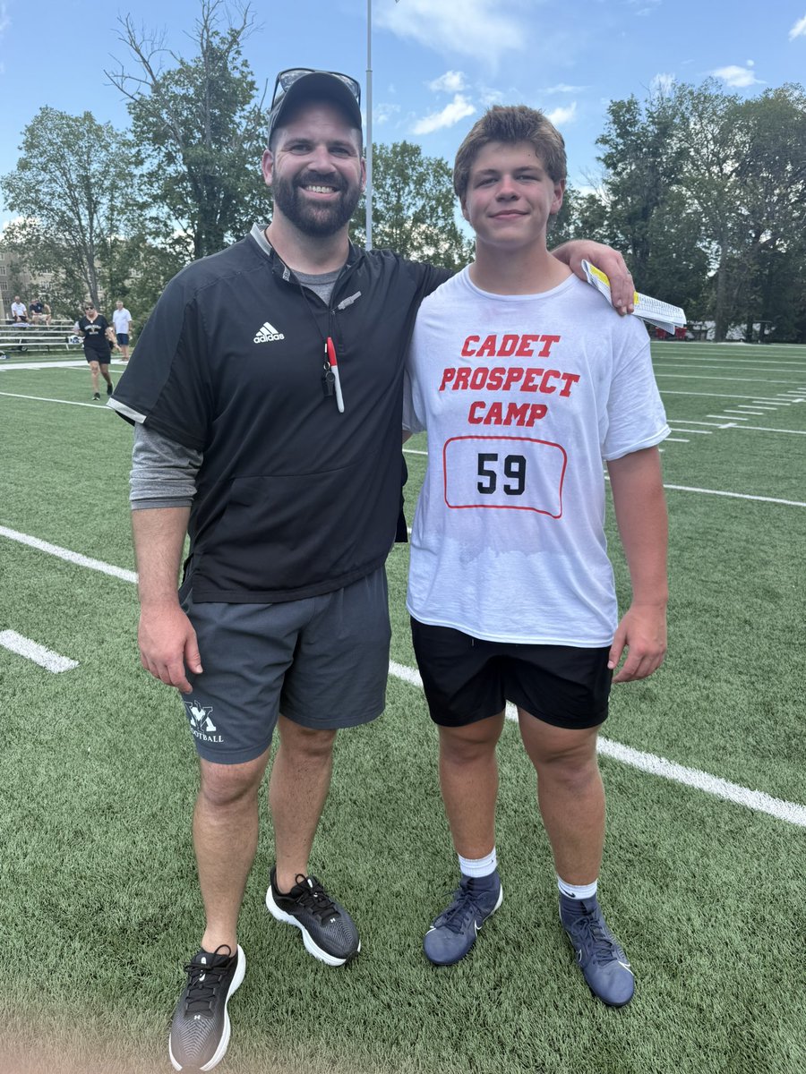 ethan70nunley's tweet photo. Big thanks to @Coach_Lageman @CoachWratten for working with me today, loved the campus and environment https://t.co/32igCPcPSX