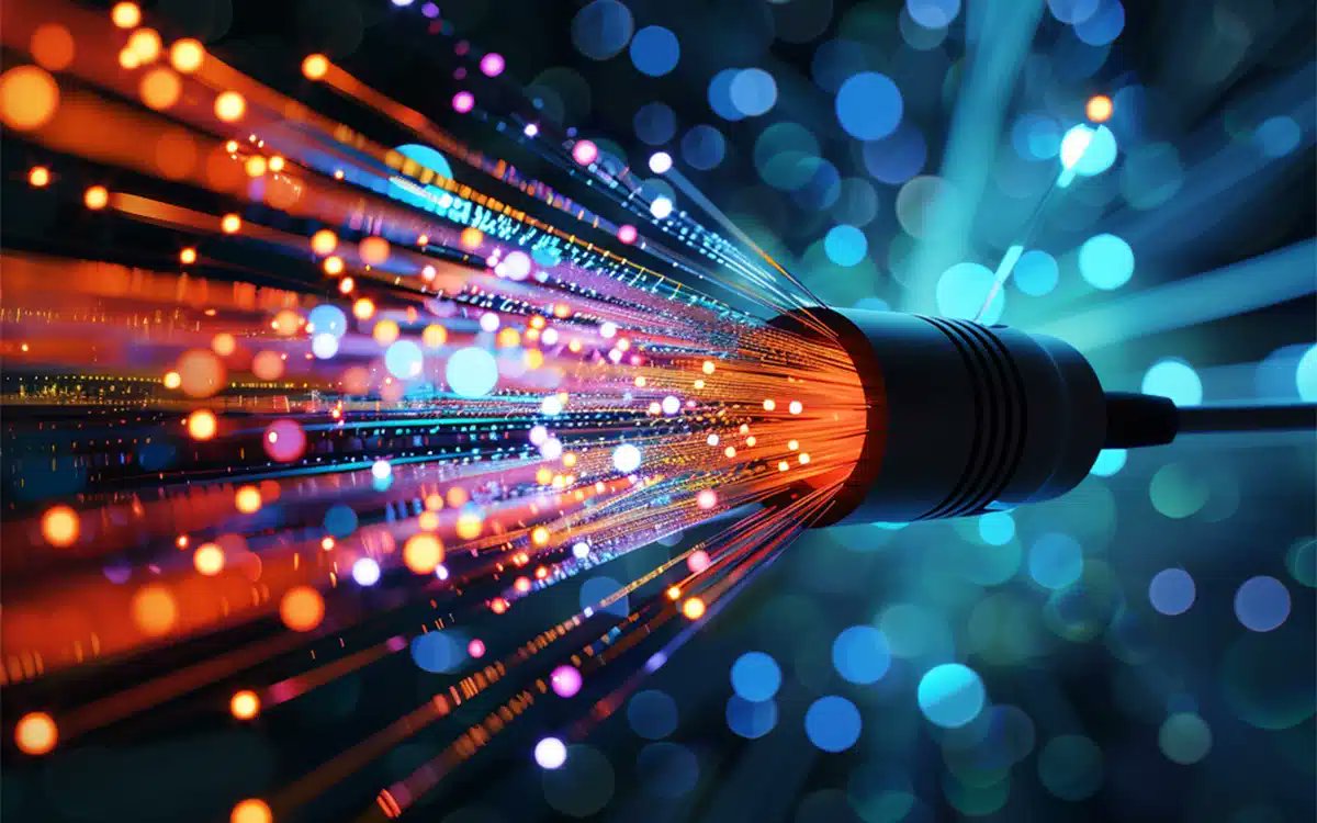 🚀 Japan sets a new record with the world’s fastest internet: 1.02 petabits/sec! That’s fast enough to download all of Netflix in a blink. #Tech #InternetSpeed