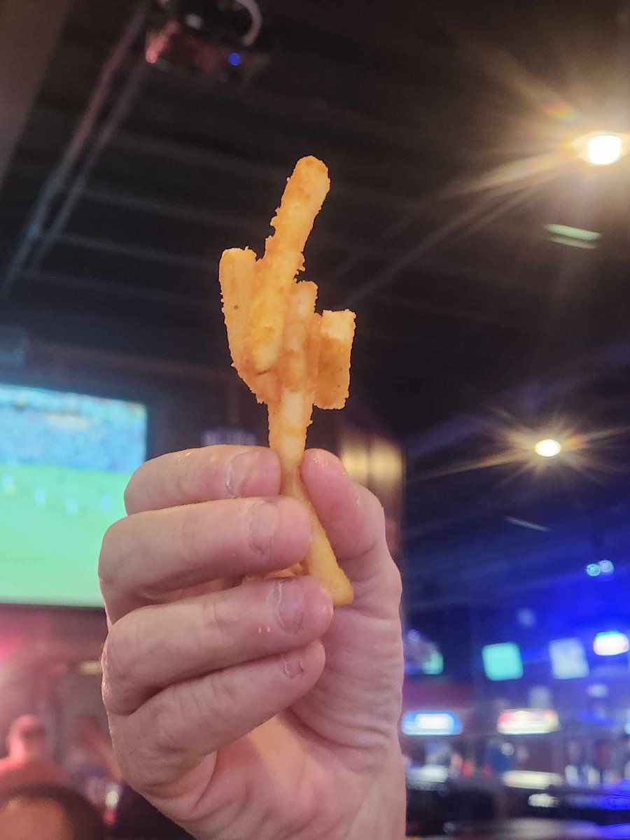 When the fries have zero chill 🍟🖕 Straight outta the fryer with an attitude!