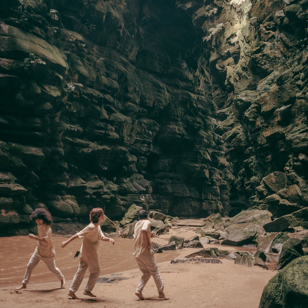 1 ano de "Três". ❤️
/
open.spotify.com/album/7hfZMftC…