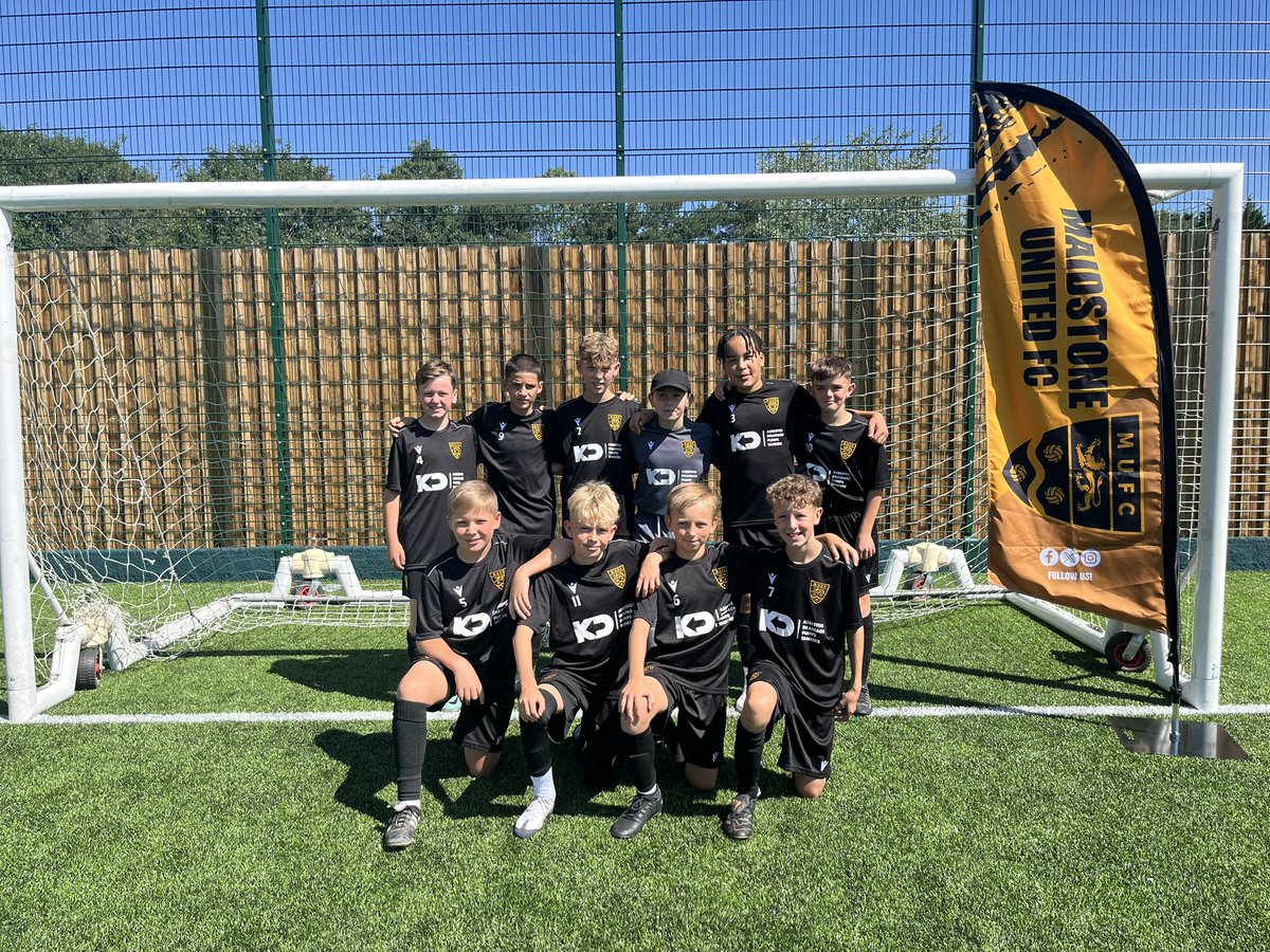 mufccommunity's tweet image. Our @maidstoneunited youth boys looking smart in their new kits for the fixtures vs Aldershot Town earlier today @kdgroup_  ⚽️