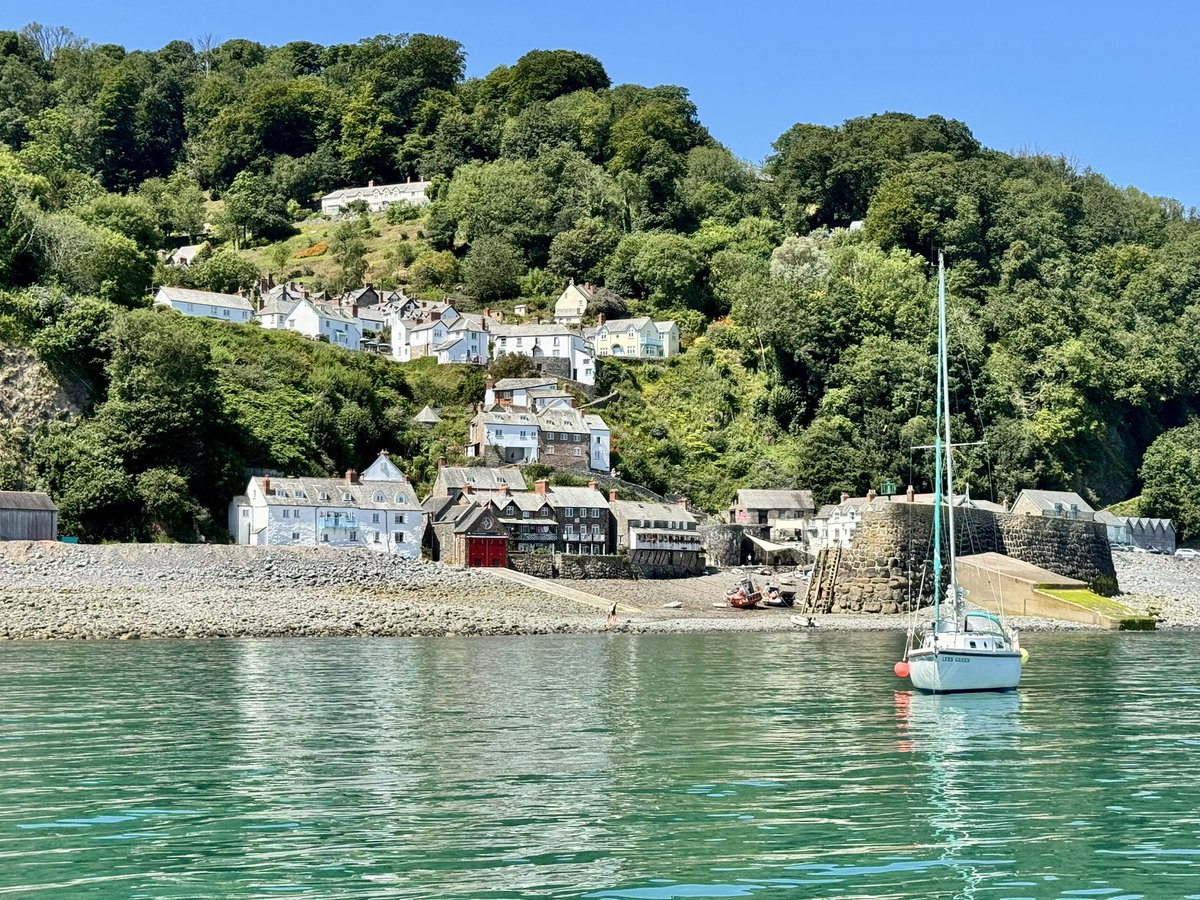Hi <a href="/LynnParsonsUK/">Lynn Parsons</a> <a href="/magicfm/">Magic Radio</a> this was my window view today from my boat having sailed to <a href="/ClovellyVillage/">Clovelly North Devon</a> #Devon for lunch, enjoyed a swim in the sea and sailed back home this evening