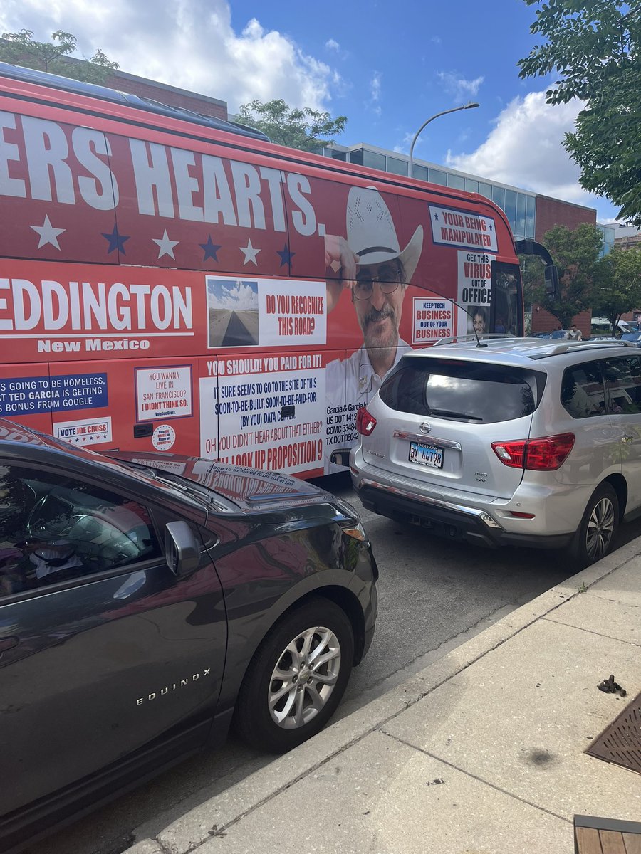movieswithtarek's tweet image. Tonight is going to be kick-ass! #Eddington bus is here! #AriAster takes on @musicboxtheatre tonight!