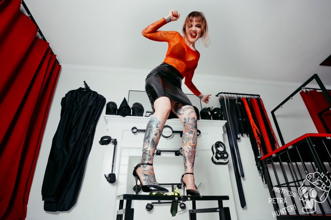 Mistress Petra Hunter - Dallas Dominatrix - 2 pic. 📸: @FourTeethStudio https://t.co/ykAKPMlXuz