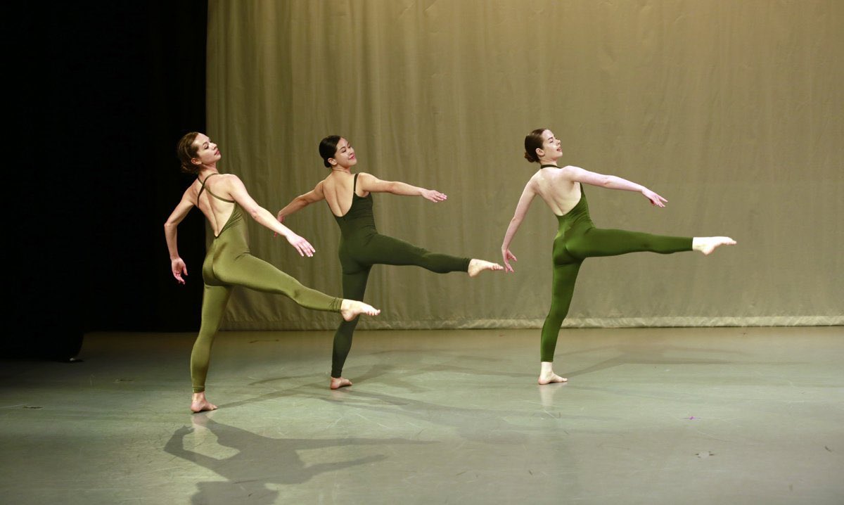 MAY TOTOONG PIC NA SI MARE SKSKS MISS KITA 🤧