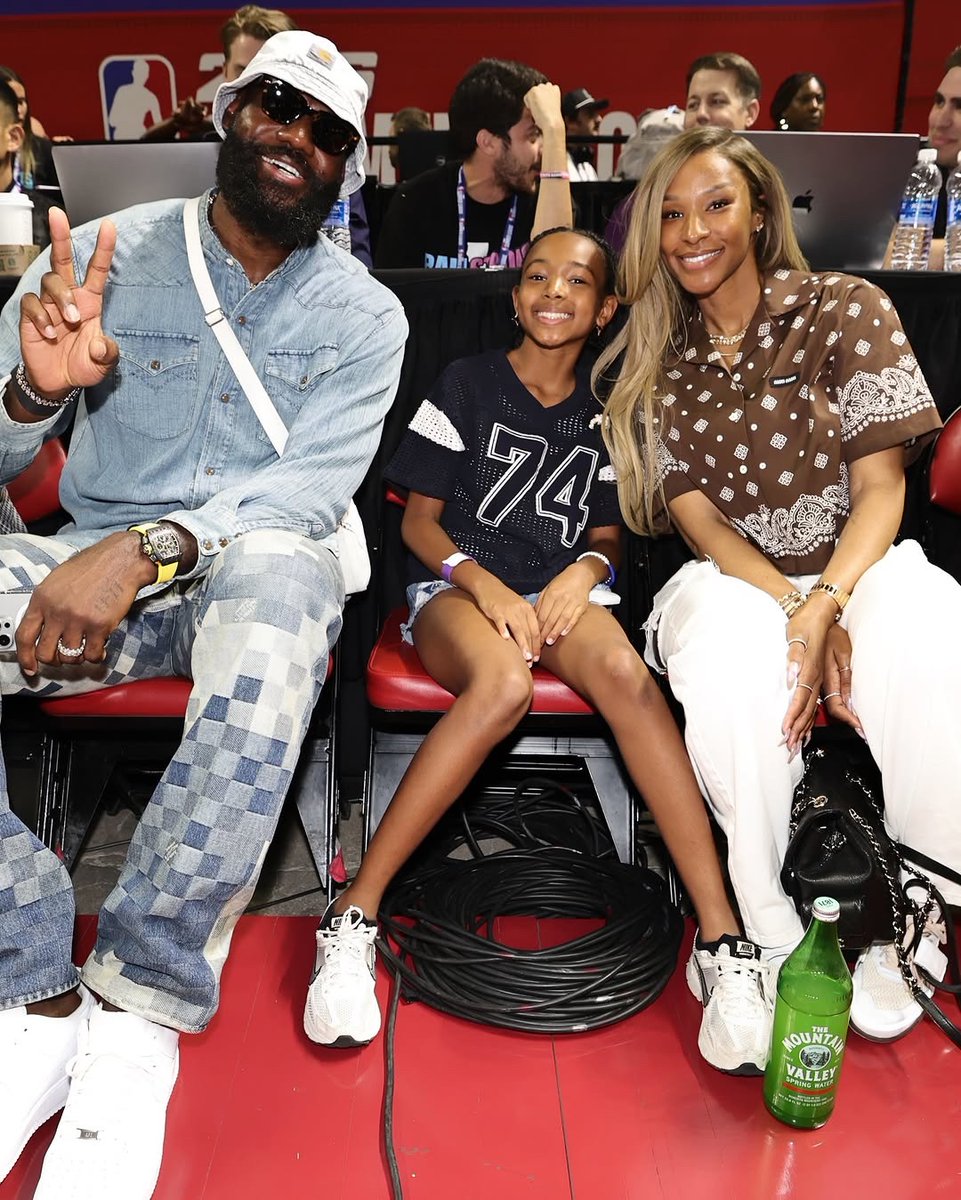 LeBron, Savannah, and Zhuri at the NBA 2K Summer League watching Bronny ❤️