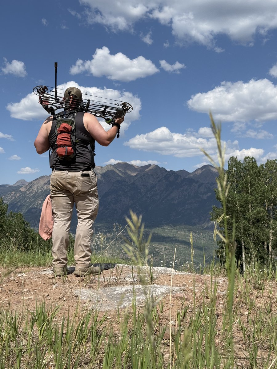 Bren_Horton's tweet image. Something a little different this time around.
Day 1 of Total Archery Challenge in the books. What a blast and what a view for it. Nothing like slinging some carbon at 12,000.
The last photo was pretty much most of the last half of the course we were on, practically straight…
