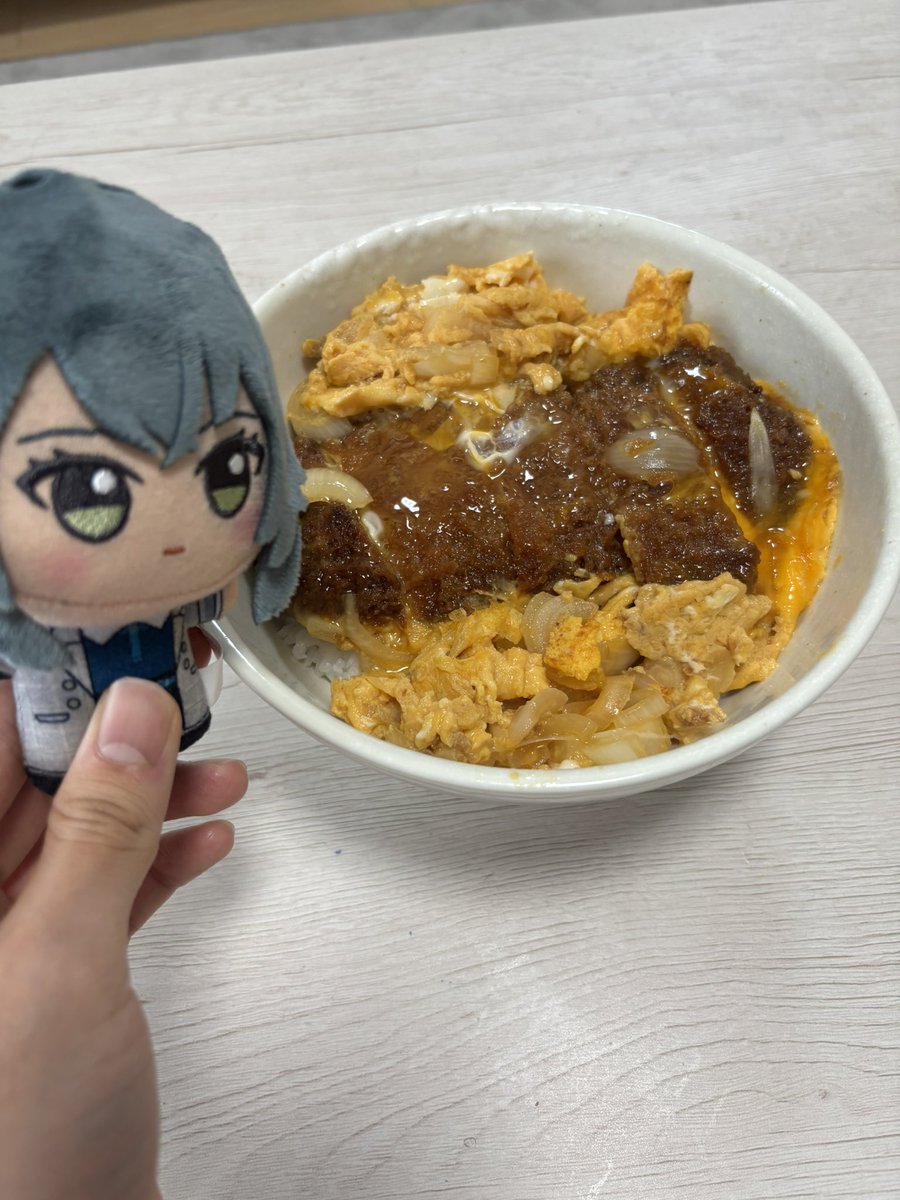 doraemonrx78's tweet photo. #初星学園ぬいぬい部 

私の魂はカツ丼に惹かれてる https://t.co/tlsvVzkWQn