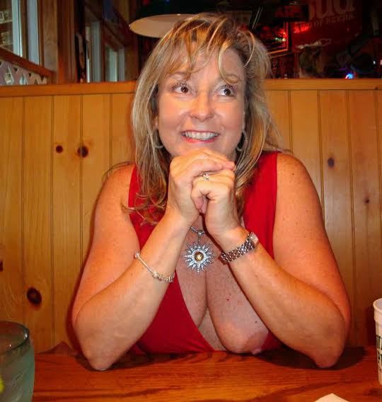CWright6122's tweet photo. Are there any men here who prefer older women?
https://t.co/oa2EXsOilw https://t.co/DRq5VitVd7