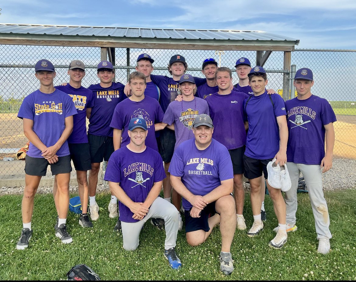 LM_BulldogHoops's tweet image. Enjoyed some July Jubilee slow pitch softball today with Eli and many of his friends. For anyone who watched, I’m sure I fit right in with the athleticism of this group. 😉🤣 In seriousness, this was really fun…great bunch of young men, along with Coach Brandenburg and me. 😀🥎