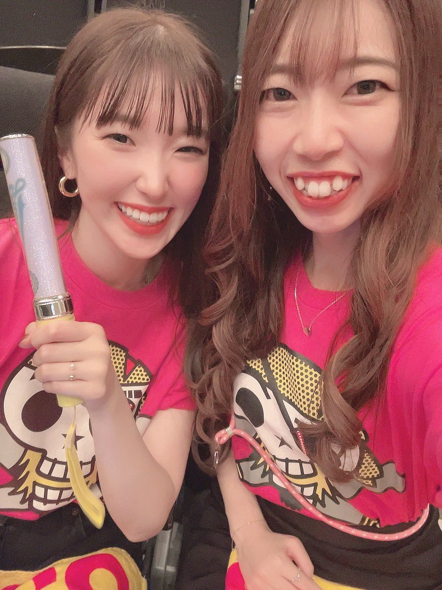 mnsk_2u's tweet photo. 昨日は私的初日でした🥹🌻🌻
めれいちゃんありがとう🩷🩷🩷
めーっちゃ楽しかった💛

次は大阪2days🫶🏻
1ヶ月長いな〜〜〜😇😇😇😇

@usk_kie_2 
@KamijiUsuke https://t.co/bSRQEoxDrm