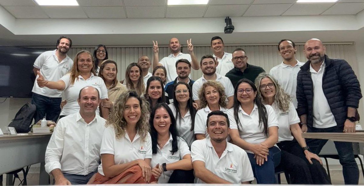 Tuve una jornada muy especial conversando sobre “Pensamiento Estratégico” con la 3a cohorte de Lideremos! <a href="/pro_santander/">Prosantander</a> <a href="/unab_online/">Universidad UNAB</a>
