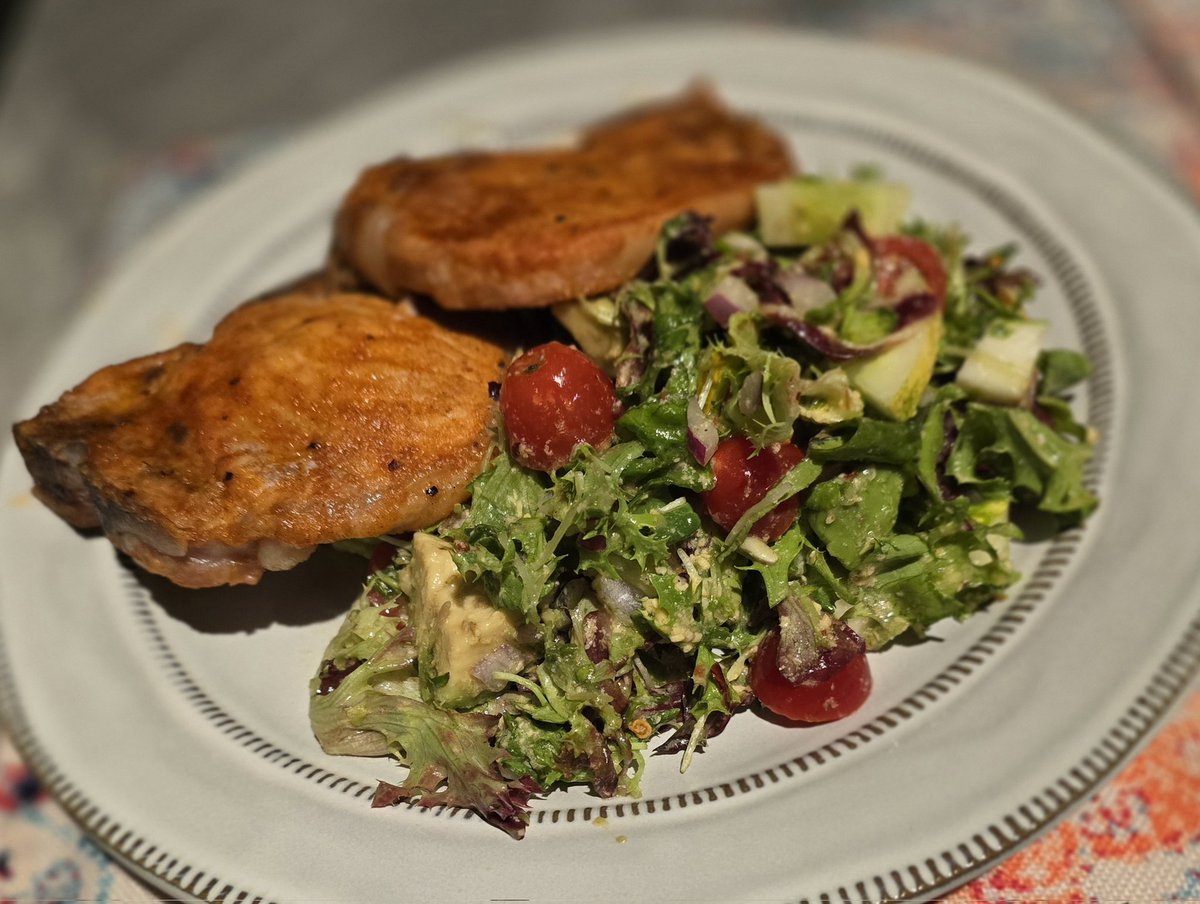 iveglez's tweet image. Pork chops and salad for dinner tonight before watching @OfficialOPLive on @ReelzChannel! #4Years #OPLive #OPNation #OnPatrolLive