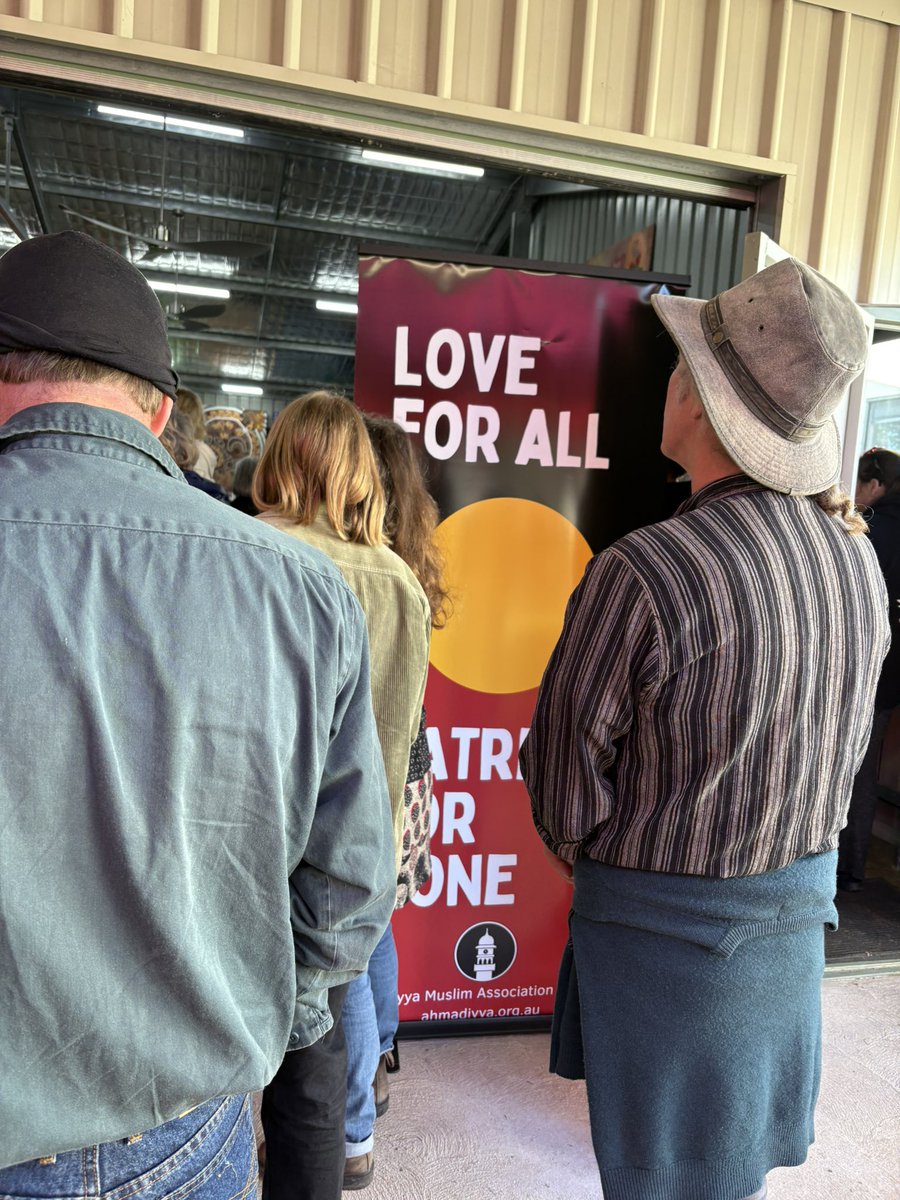 AhmadiyyaVIC's tweet photo. Members of the Ahmadiyya Muslim Community proudly joined the #NAIDOC2025 50 Years Celebration with our banner: Love For All, Hatred For None. Honoured to stand in unity, respect, and shared spirit.
#WillumWarrain #StrongerTogether #UnityInDiversity https://t.co/HMhfFtP35F