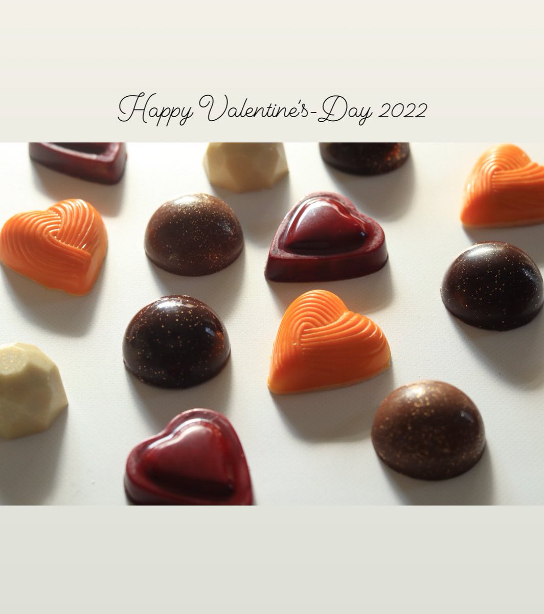 #独学でここまで成長したから一緒に頑張ろう

成長しているかな🙂‍↕️

最近は頻度が下がってしまったけれどやっぱりお菓子作りが大好き

←2016年              2022年→