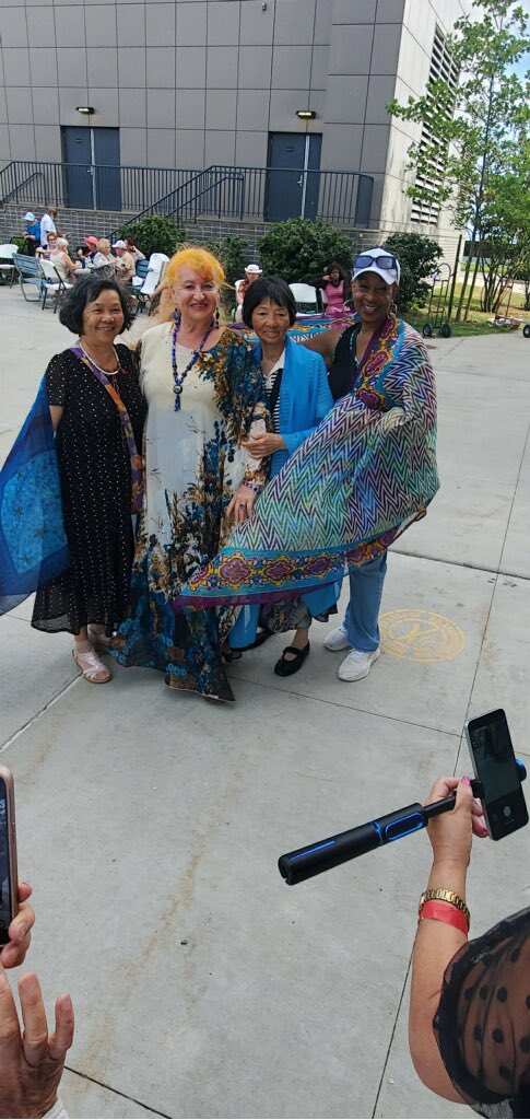 NYPDPSA1's tweet image. It was a beautiful day @NYCHA Haber Houses Family Day. Our @NYPDCommAffairs & @NYPDauxiliary Officers along with Councilman @JustinBrannan staff and Assemblyman @AlecBrookKrasny greeted the Seniors with smiles and love. @NYPDnews @NYPDHousing @NYPDPC @NYPDBklynSouth @NYPD1stDep