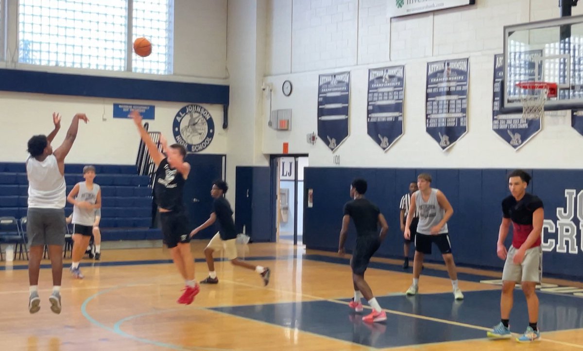 Watch GMC Hoops Highlights - Metuchen vs Woodbridge - Tri-County Summer League - July 10, 2025 at youtu.be/Wt1G9RE010M?si… via <a href="/YouTube/">YouTube</a>.   #njhoops #gmchoops #metuchenhoops <a href="/metuchenfans/">Metuchen High Sports</a>