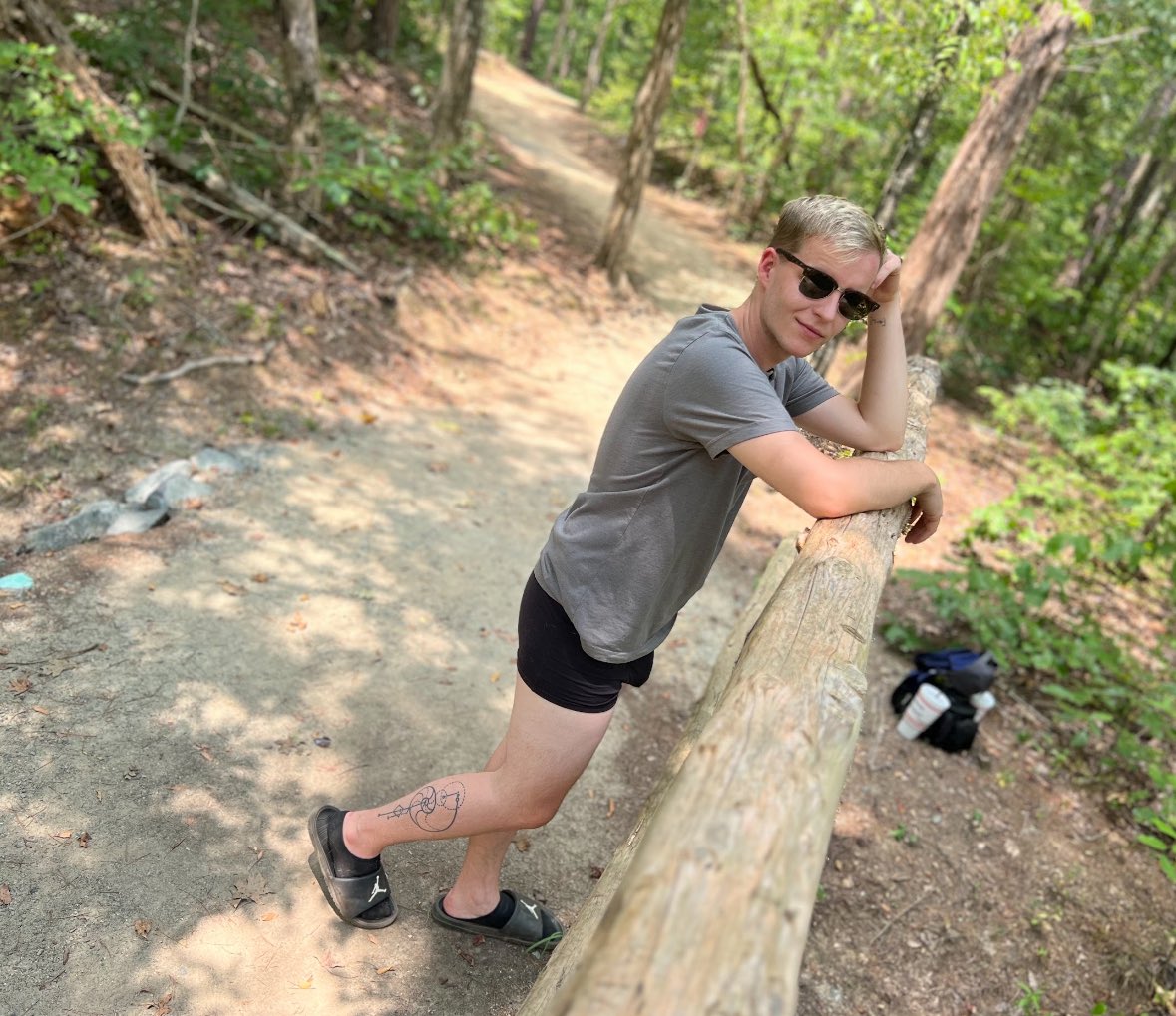technical_twunk's tweet image. Pants off, sun’s out 😏 hope no one’s hiking behind me… or maybe I do 👀🌲

#GayTwitter #OnlyFansTease #TrailBait #NSFWTease #OutdoorKink  
#GayContentCreator #ThirstTrap #PantsOff #ButtStuffPending  
#LewdAndRude #HikingHorny #SluttySzn #WoodsCruiseVibes #HotBoySummer