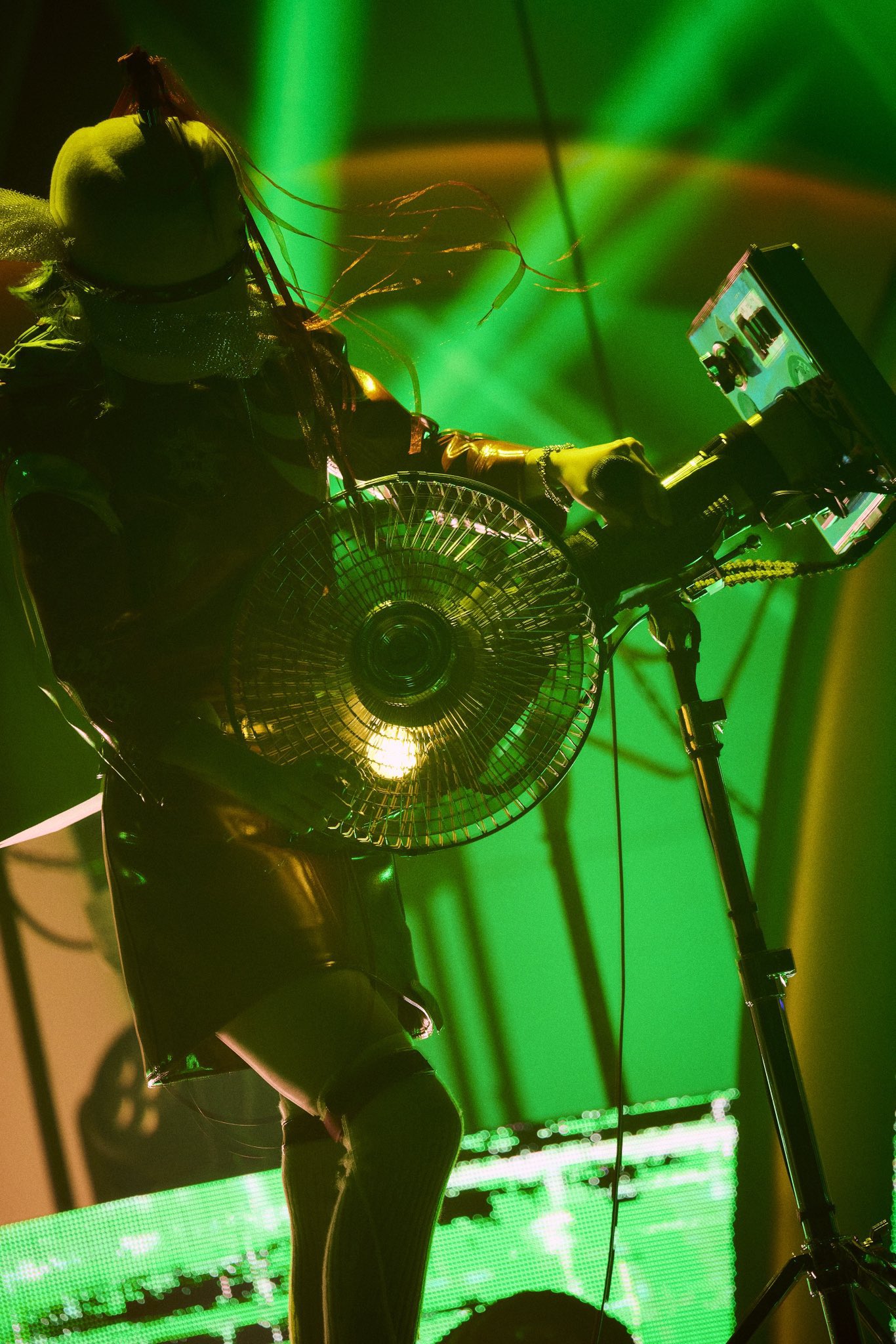 荻*た様 【未開封】ずとまよ ACAねちゃんTシャツ Amazon.