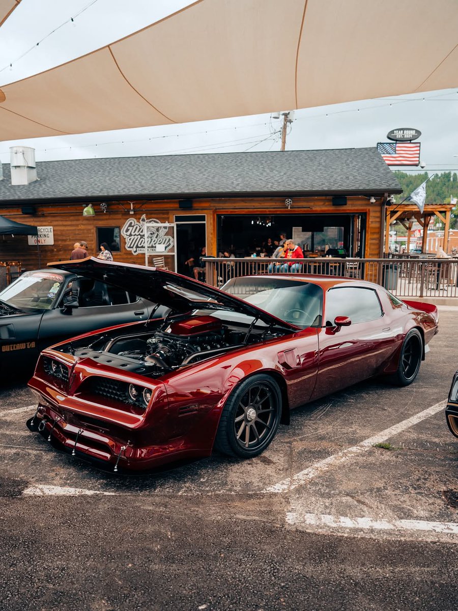 mechincFigure's tweet image. Didn’t even have to hear it to know it was a monster 🤤 This Trans Am look might be familiar, but it’s got a whole new attitude🔥
What do you think of it? 🔥or 👎? Let us know in the comments
GYSOT 🔗 GasMonkeyGarage.com