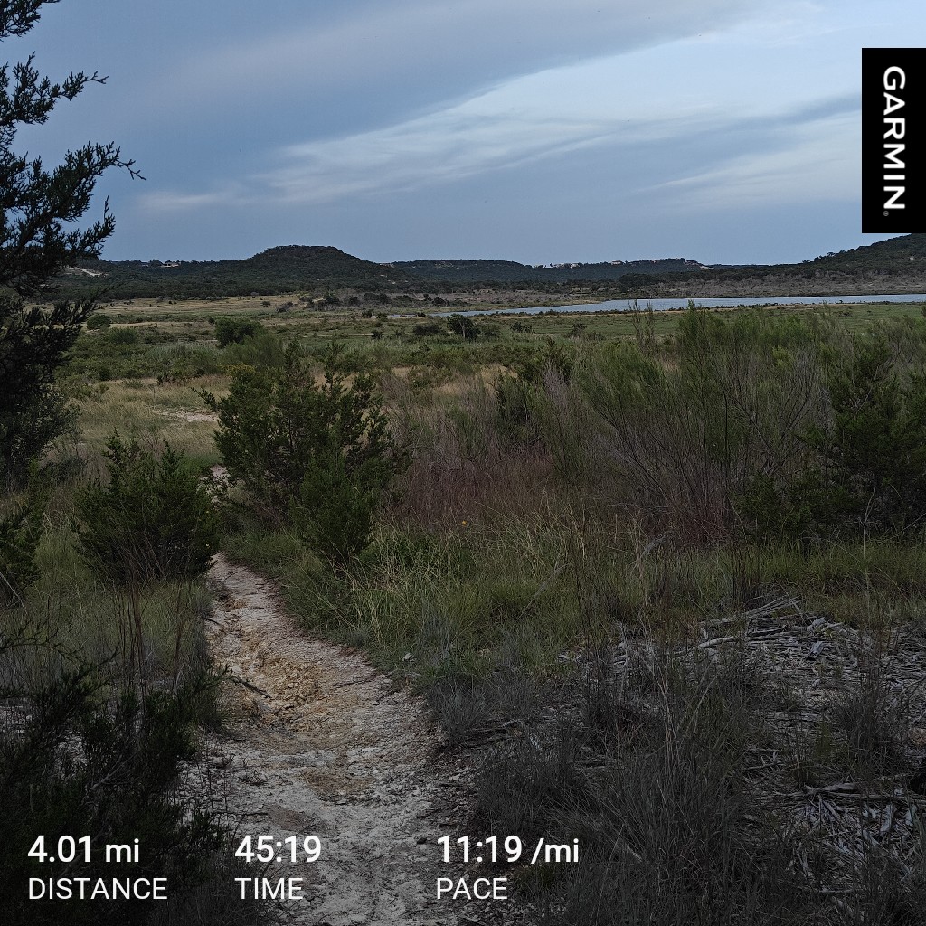 RunningTrailsx's tweet image. Evening trail run....  Sot hot 🥵