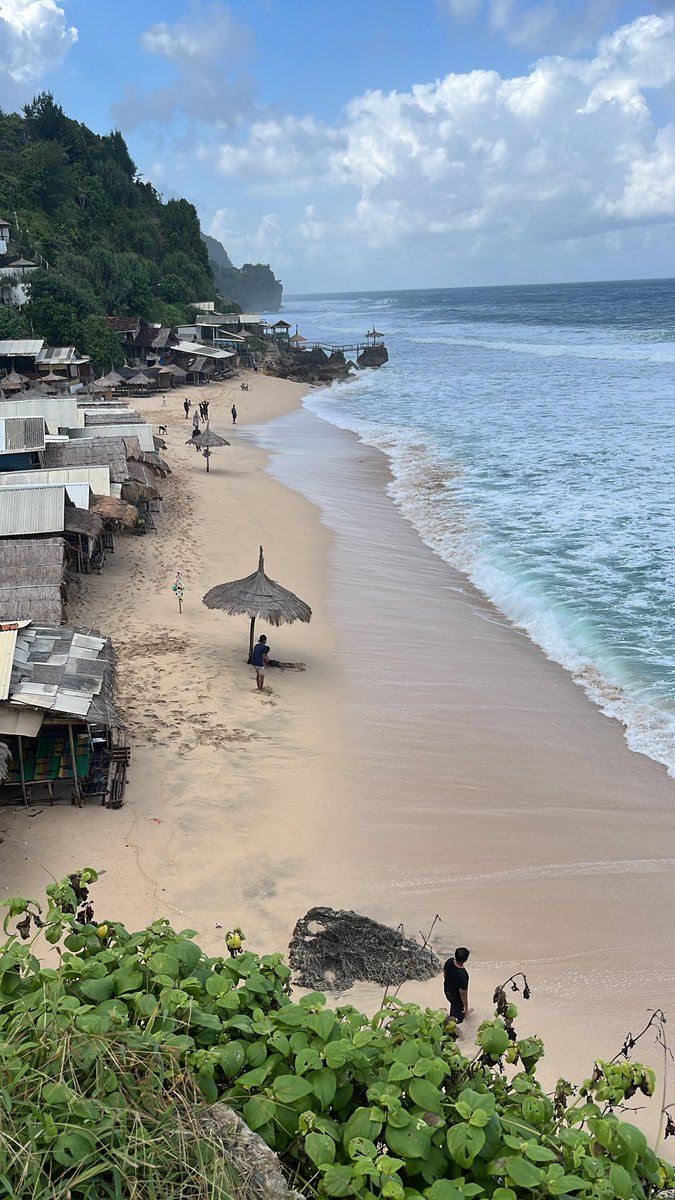 rere4youu tweet media