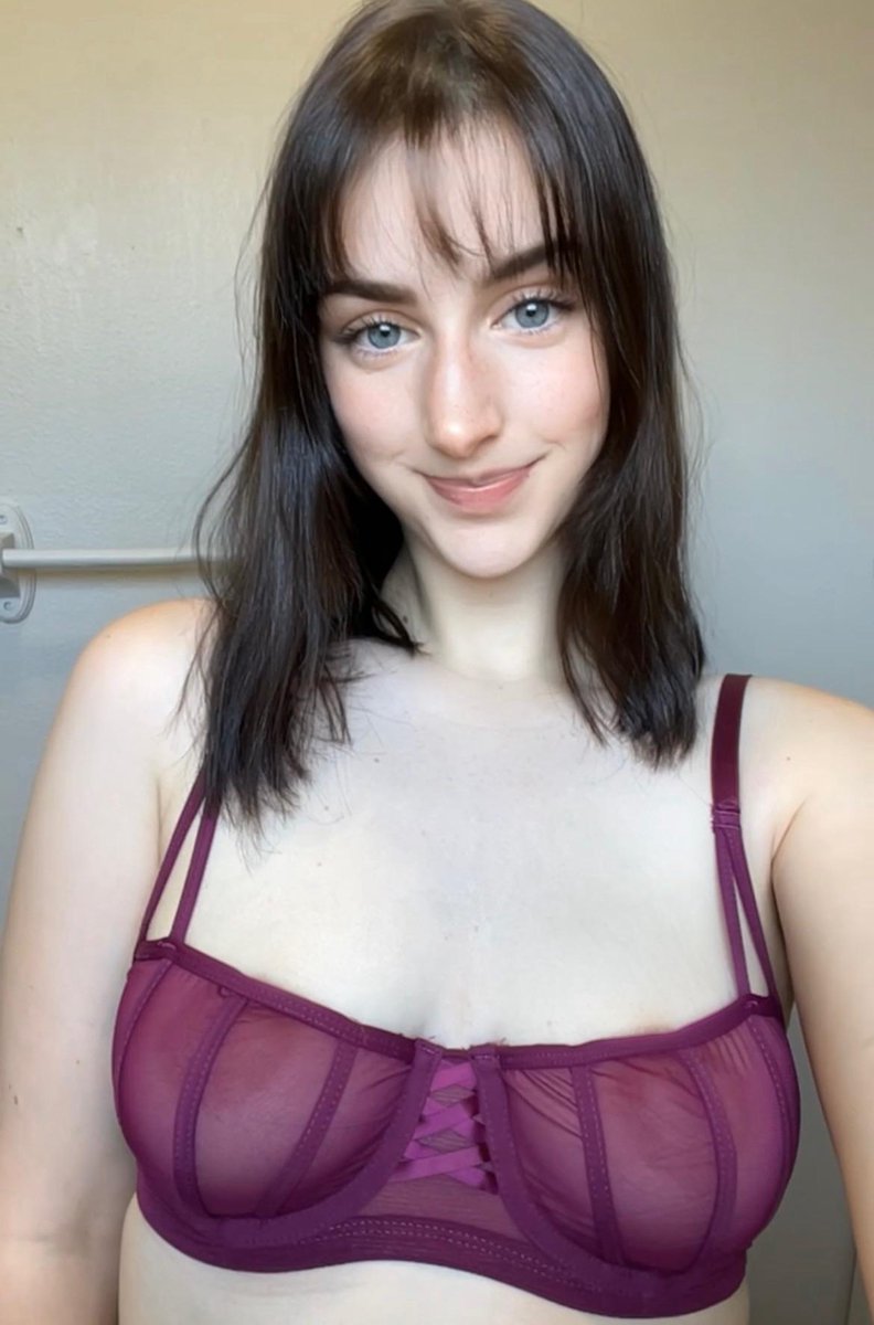 JuicyMomx's tweet photo. A little sheer https://t.co/xvN7ezBQZ3