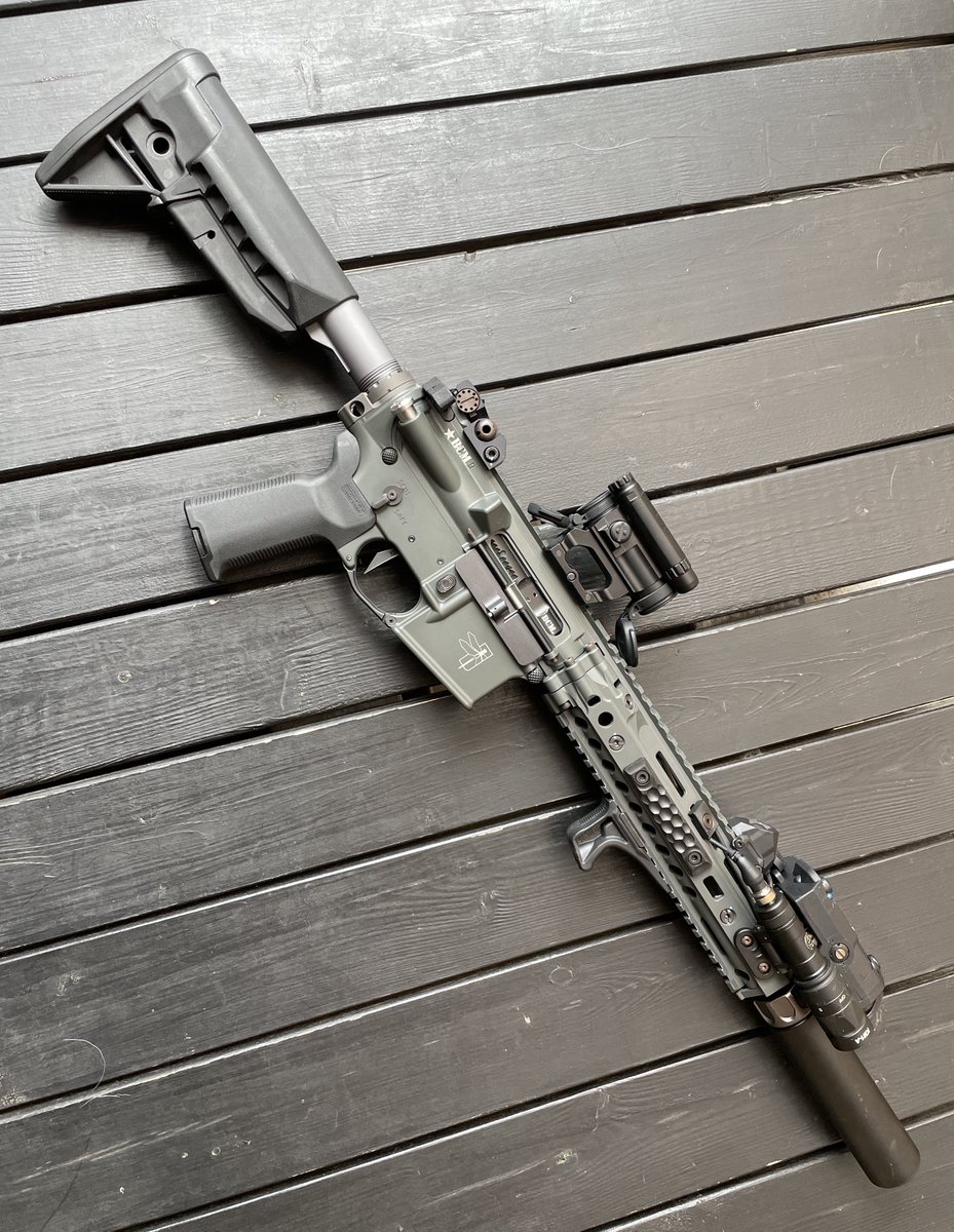 Vector__optics's tweet image. 実家に帰ったついでに引っ張り出してきたけどマジでこれかっこいい