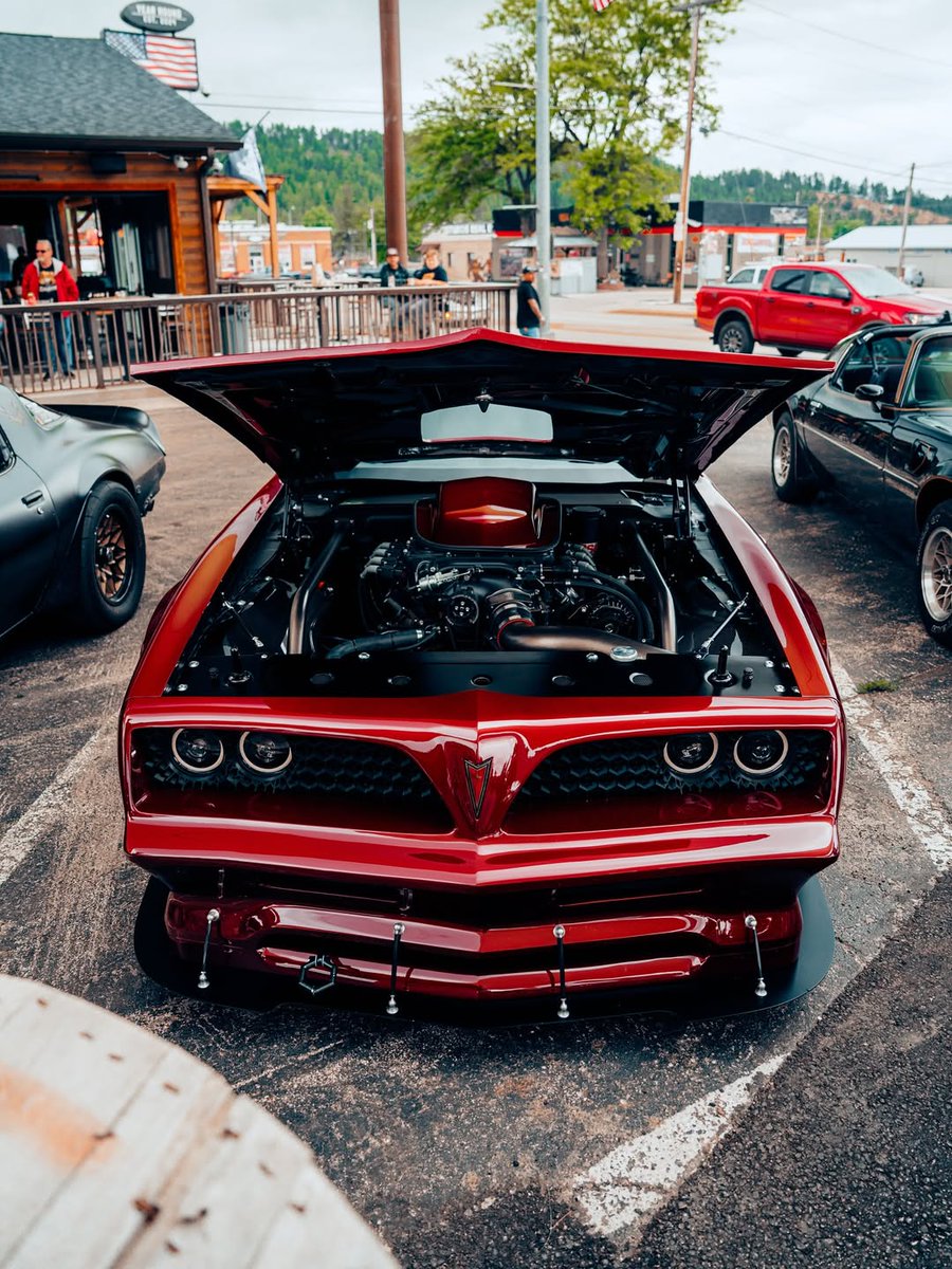 mechincFigure's tweet image. Didn’t even have to hear it to know it was a monster 🤤 This Trans Am look might be familiar, but it’s got a whole new attitude🔥
What do you think of it? 🔥or 👎? Let us know in the comments
GYSOT 🔗 GasMonkeyGarage.com
