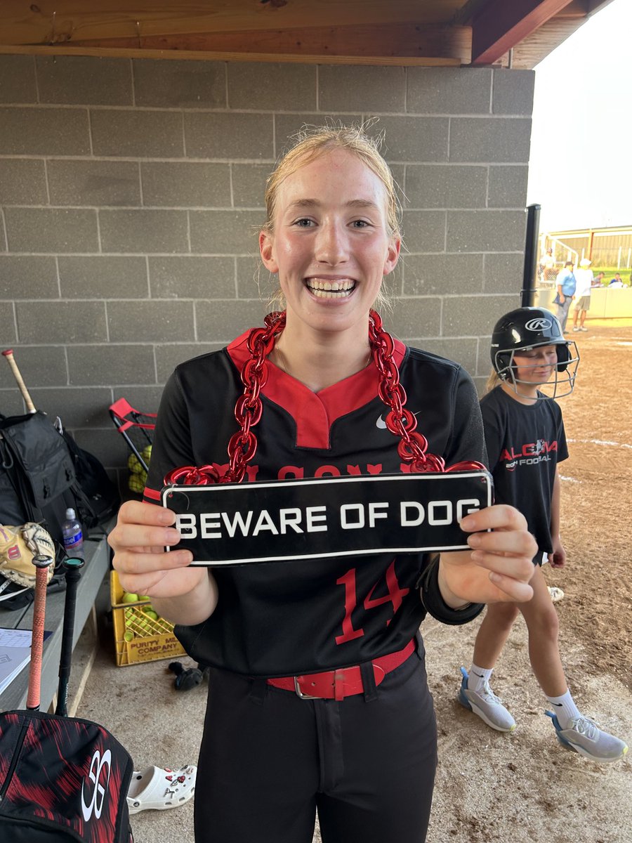 AlgonaBulldog's tweet photo. Algona advances onto substate final with a 8-0 win against Sioux Center. This TEAM had a great night pitching, hitting, and defense. Shout outs to Allison and Maya on their 💣! A great night to be a Bulldog. Bulldogs play Tuesday for a chance to make it to State. Go Bulldogs! https://t.co/SzQwZfPxjQ