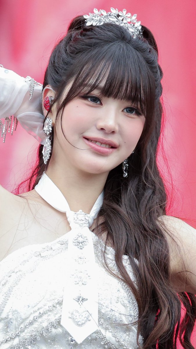 LOOK AT HER 😍😍

#IVEpalooza #LollaBerlin
#장원영 #JANGWONYOUNG #IVE