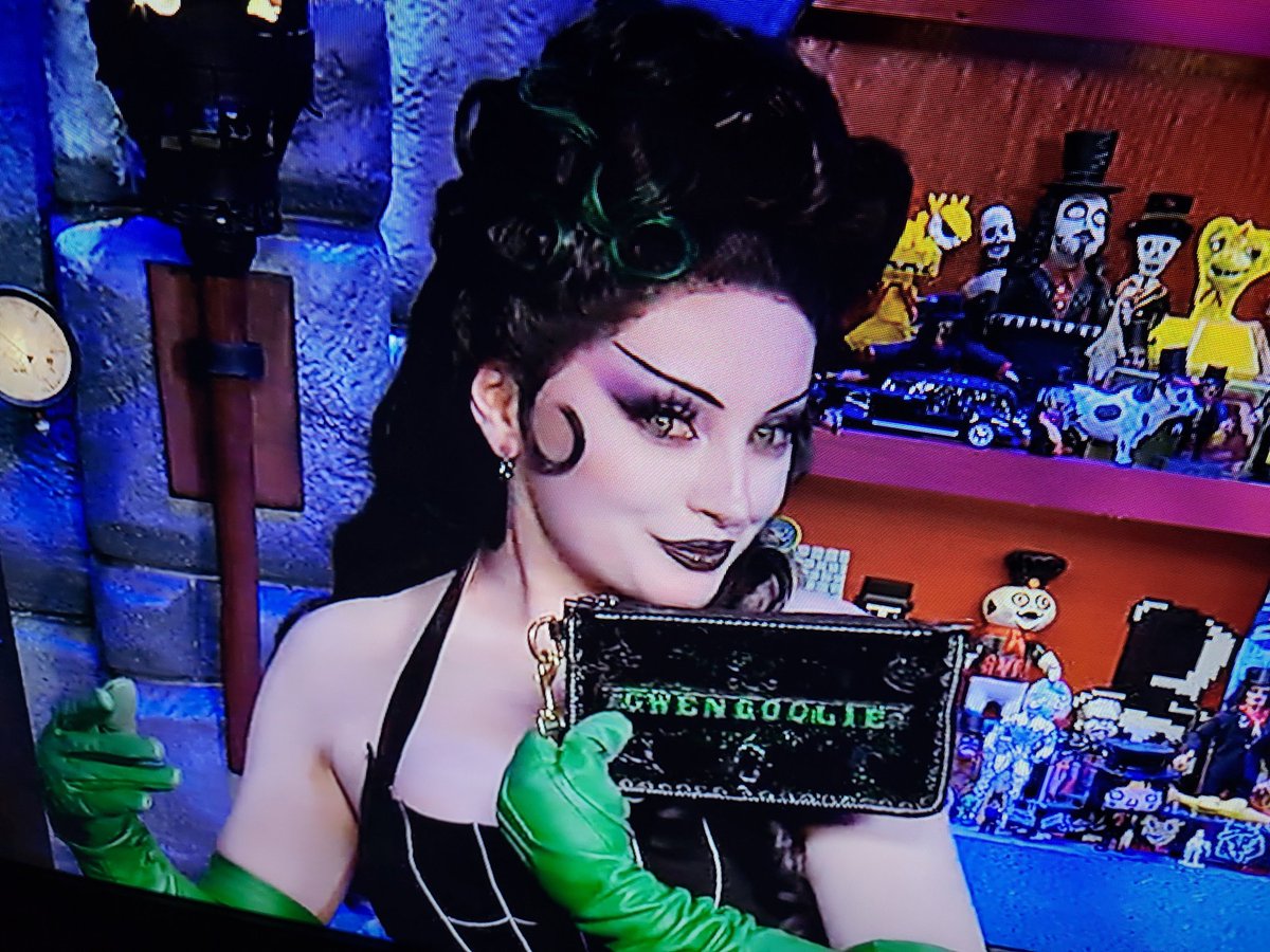 domcappello1's tweet photo. #Svengoolie #MeTV #SvenPals #SvenSquad #Gwengoolie 💚 https://t.co/JDubbx7aHB